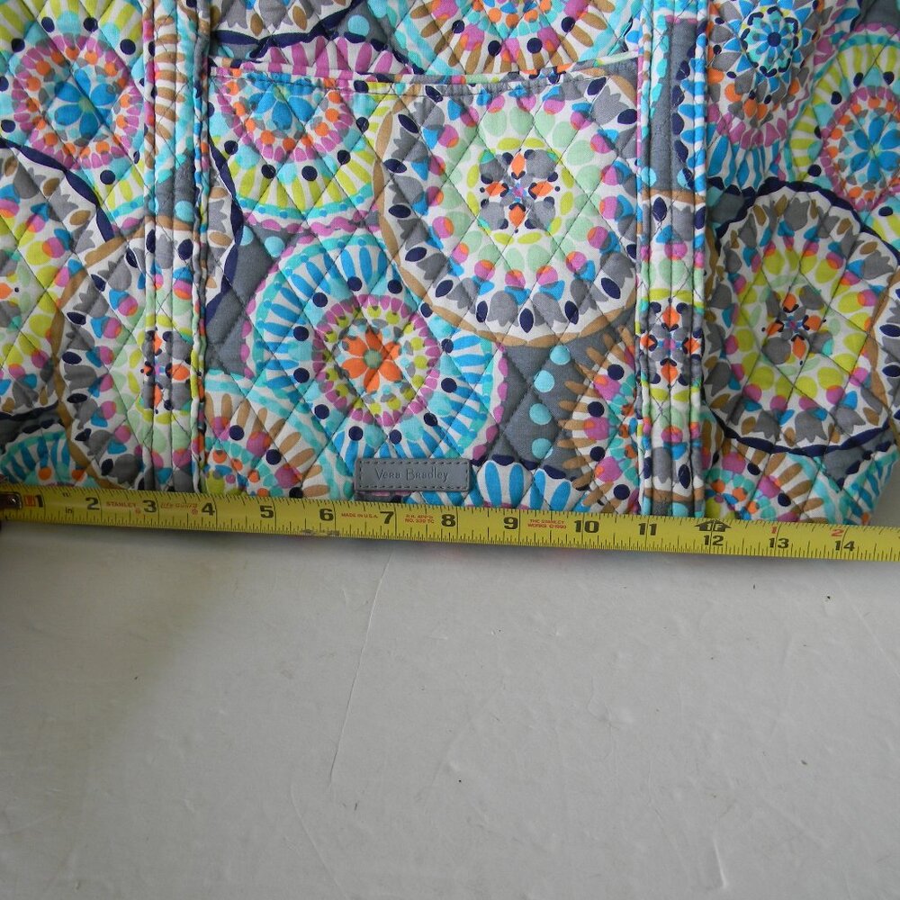 EUC VERA BRADLEY SUNNY MEDALLION LARGE TOTE BAG TRAVEL - Picture 2 of 8
